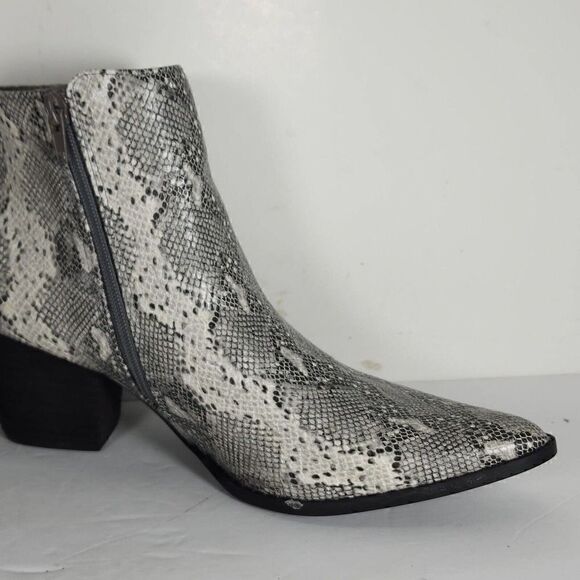 Coconuts by Matisse Women's Astoria US 8, 5M Gray Snake Skin Ankle Booties Boots - Picture 7 of 12